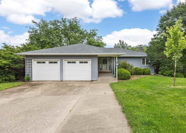 Property at 1810 Winston Dr, Iowa City, IA 52245, 3 beds, 2.5 baths