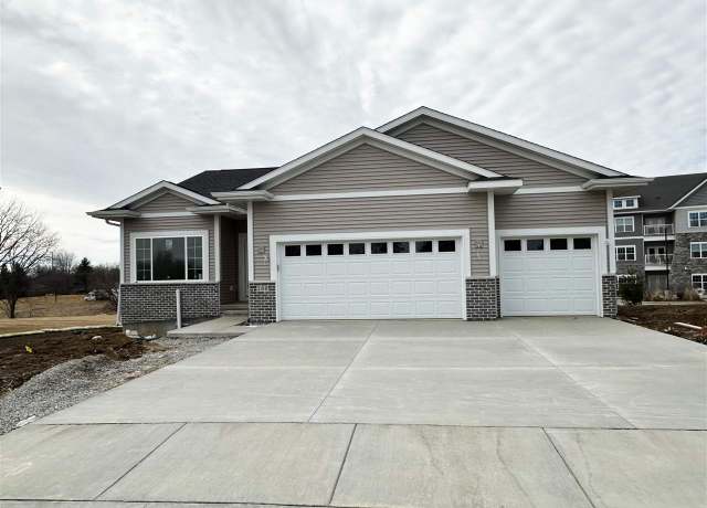 Property at 260 Pine Grove Ln, Iowa City, IA 52246, 4 beds, 3 baths