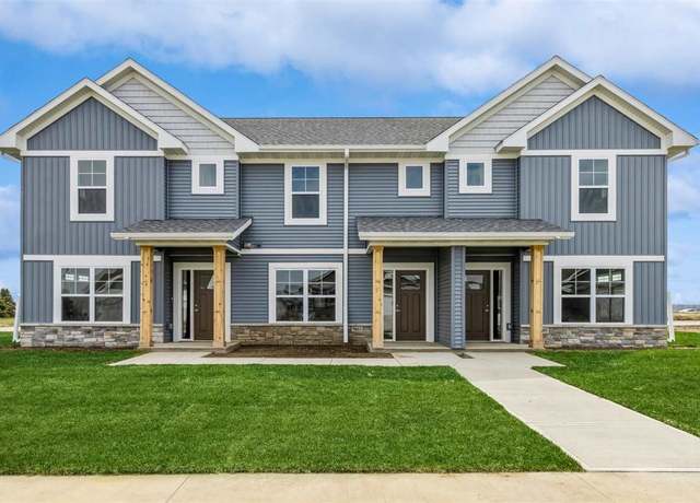 Property at 7015 Harlan Eddy Dr SW, Cedar Rapids, IA 52404, 3 beds, 2.5 baths