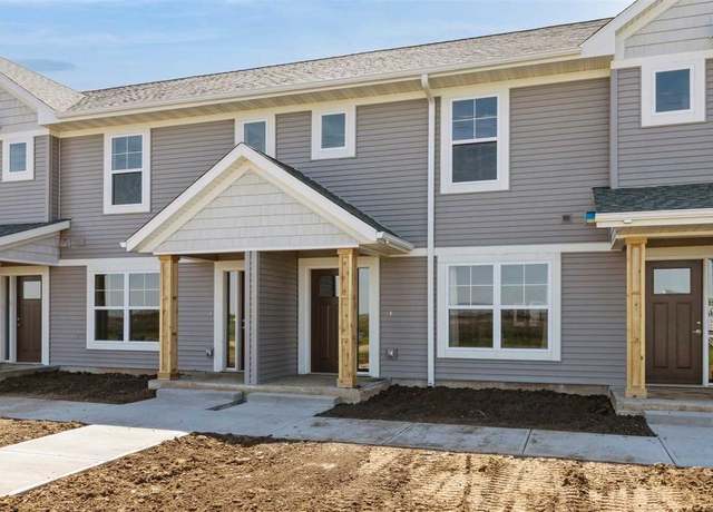 Property at 7014 C St SW, Cedar Rapids, IA 52404, 2 beds, 2.5 baths