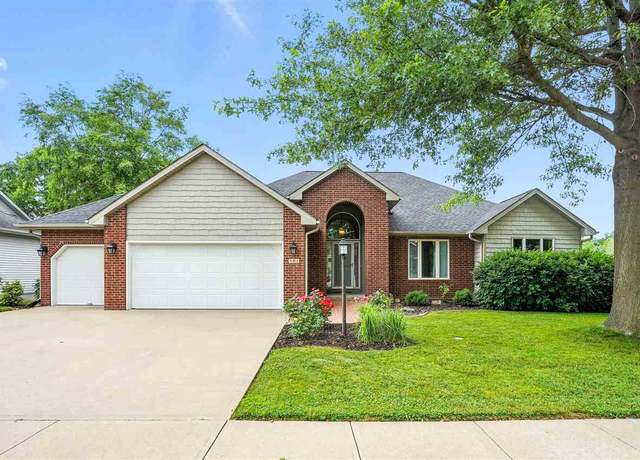 Property at 901 Barrington Rd, Iowa City, IA 52245, 5 beds, 3 baths