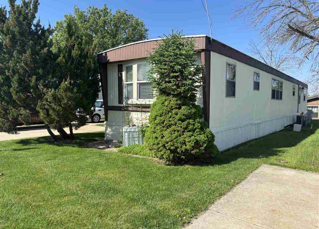 Property at 169 SW Kohawk St, Cedar Rapids, IA 52404, 2 beds, 1 bath
