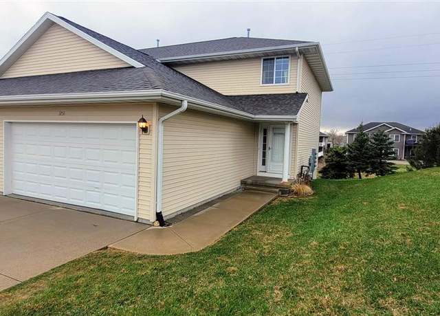 Property at 3731 Stoney Point Rd Rd SW, Cedar Rapids, IA 52404, 2 beds, 2 baths