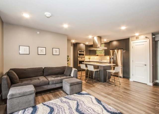 Property at 332 S Linn St #405, Iowa City, IA 52240, 1 bed, 1 bath