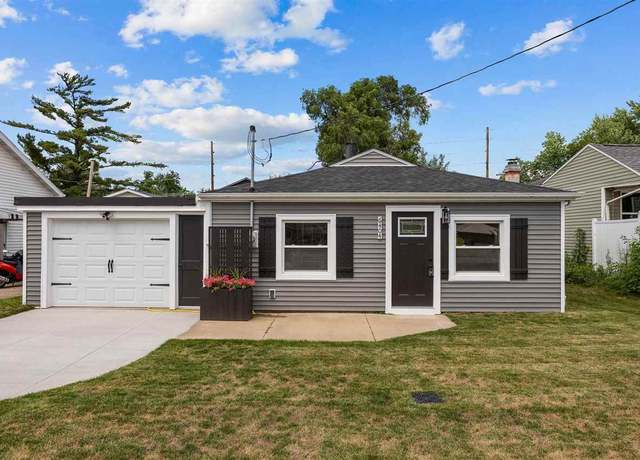 Property at 6404 Parkview Ave, Cedar Rapids, IA 52403, 2 beds