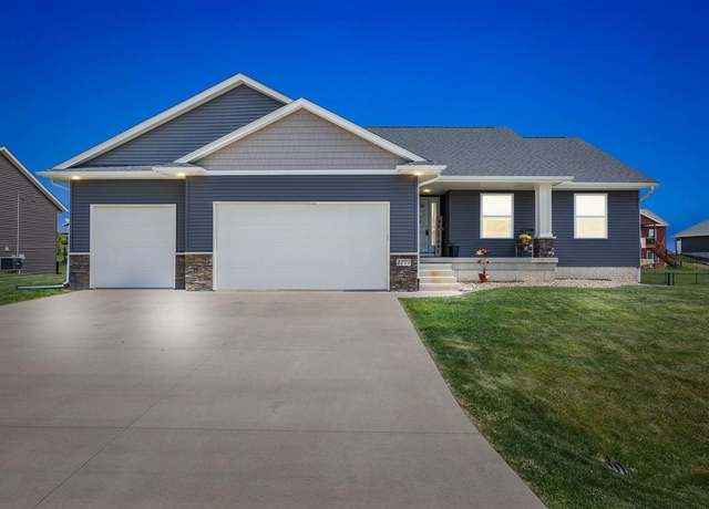 Property at 2777 Creekview Trl, Palo, IA 52324, 4 beds, 3 baths