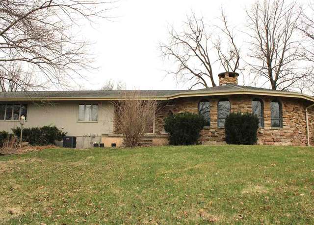 Property at 230 N Navajo Ln, North English, IA 52316, 3 beds, 3 baths