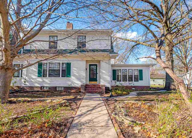 Property at 1004 Kirkwood Ave, Iowa City, IA 52240, 4 beds, 2.5 baths