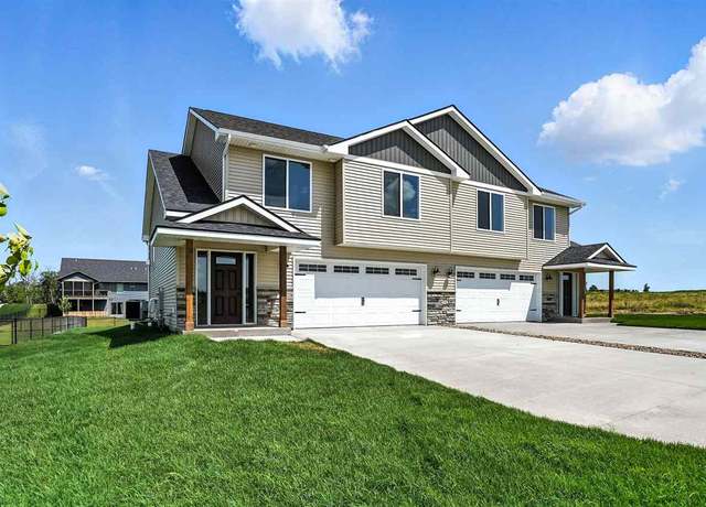 Property at 222A Vista Dr, Kalona, IA 52247, 3 beds, 3 baths