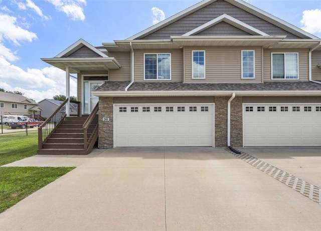Property at 201 Sierra Park Dr, Hills, IA 52235, 3 beds, 3 baths