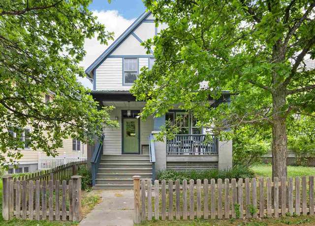Property at 1054 Foster Rd, Iowa City, IA 52245, 4 beds, 3.5 baths