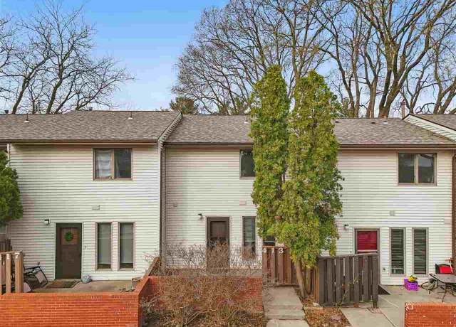 Property at 413 Samoa Dr, Iowa City, IA 52246, 2 beds, 1.5 baths