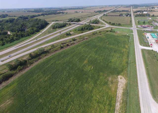 Property at 5239 Oak Crest Hill Rd Rd SE, Hills, IA 52235