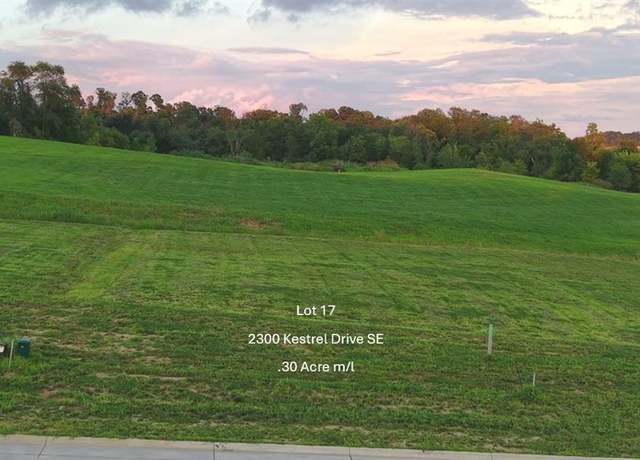 Property at 2300 Kestrel Dr SE, Cedar Rapids, IA 52403
