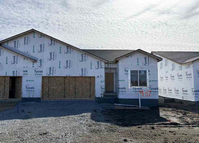 Property at 937 Eisenhower Blvd, North Liberty, IA 52317, 4 beds, 3 baths
