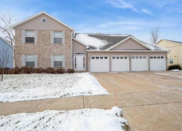 Property at 6109 SW Greenbriar Ln Unit C, Cedar Rapids, IA 52404, 2 beds, 2 baths