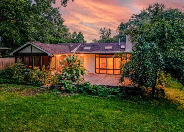 Property at 519 W Park Rd, Iowa City, IA 52246, 3 beds, 2 baths