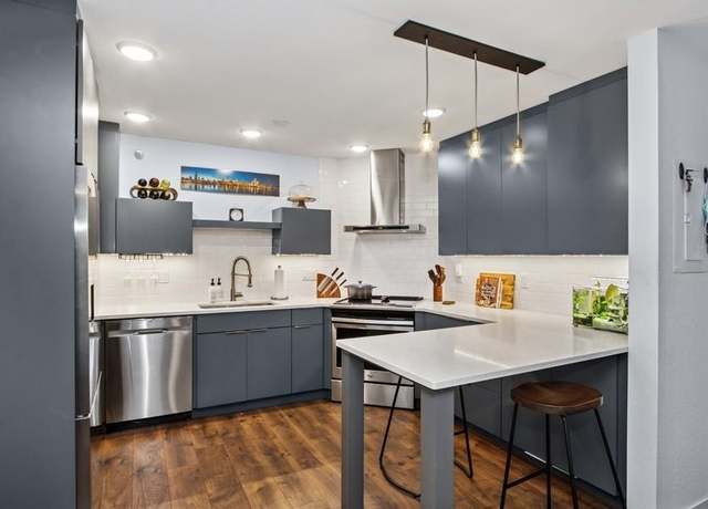 Property at 332 S Linn St #312, Iowa City, IA 52240, 1 bed, 2 baths