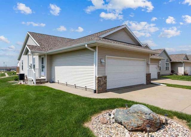 Property at 247 Whirlaway Ln, Fairfax, IA 52228, 3 beds, 3 baths