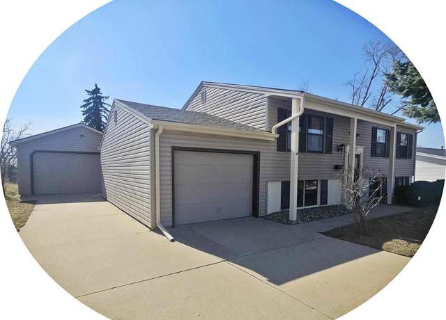 Property at 327 NE Hampden Dr, Cedar Rapids, IA 52402, 4 beds, 2 baths