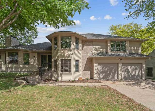 Property at 942 Evergreen Ct, Iowa City, IA 52245, 6 beds, 4 baths