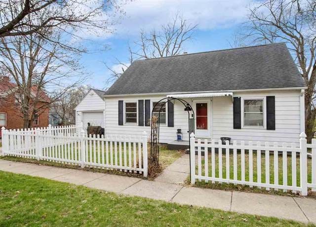 Property at 707 Brown St, Iowa City, IA 52245, 3 beds, 2 baths