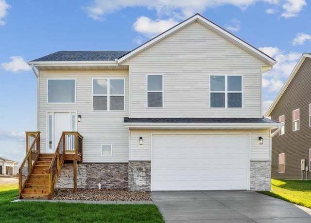 Property at 808 Windam Dr, Solon, IA 52333, 3 beds, 3 baths