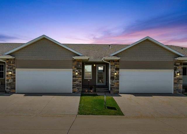 Property at 550 Meadow Oak Cir, IA 52228, 3 beds, 3 baths