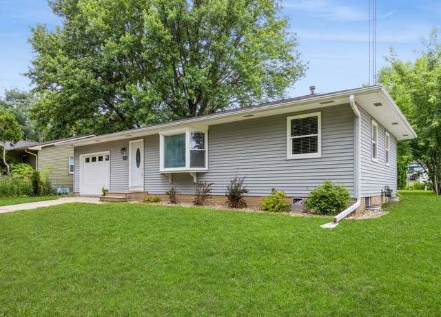 Property at 1810 California Ave, Iowa City, IA 52240, 3 beds, 2 baths