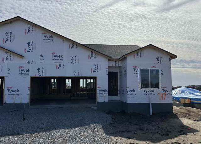 Property at 947 Eisenhower Blvd, North Liberty, IA 52317, 2 beds, 2 baths