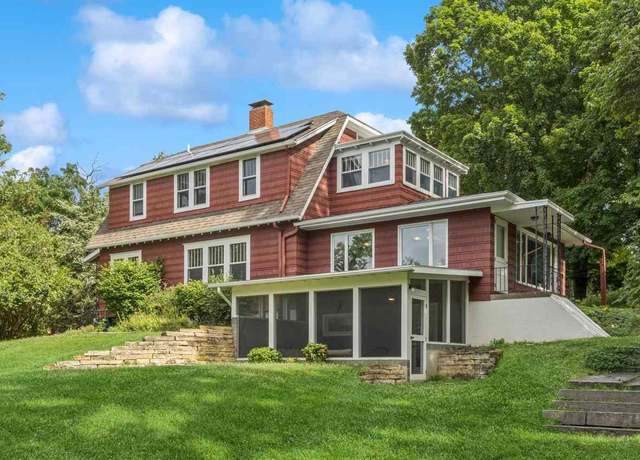 Property at 810 N Johnson St, Iowa City, IA 52245, 3 beds, 3 baths