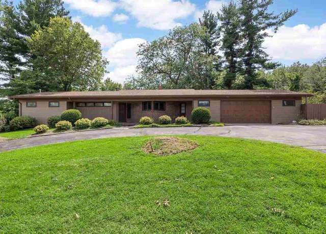 Property at 10 Longview Knoll Knl NE, Iowa City, IA 52240, 2 beds, 2.5 baths