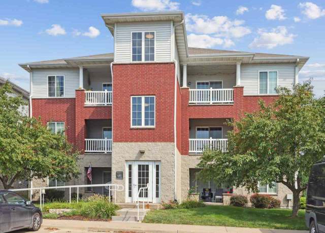 Property at 4375 York Pl, Iowa City, IA 52245, 2 beds, 1 bath