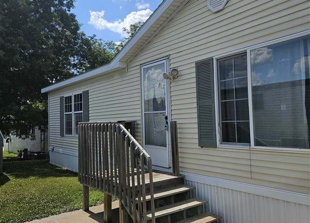 Property at 369 Saint Olaf St St SW, Cedar Rapids, IA 52404, 3 beds, 2 baths