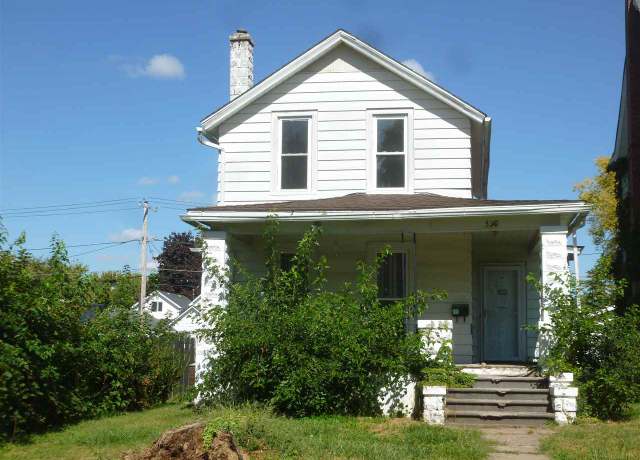 Property at 530 S 4th Ave, Clinton, IA 52732, 3 beds, 1 bath