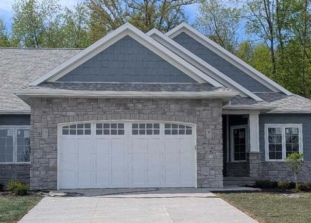 Property at 14 Pond Ridge Cir, Coralville, IA 52241, 4 beds, 3 baths