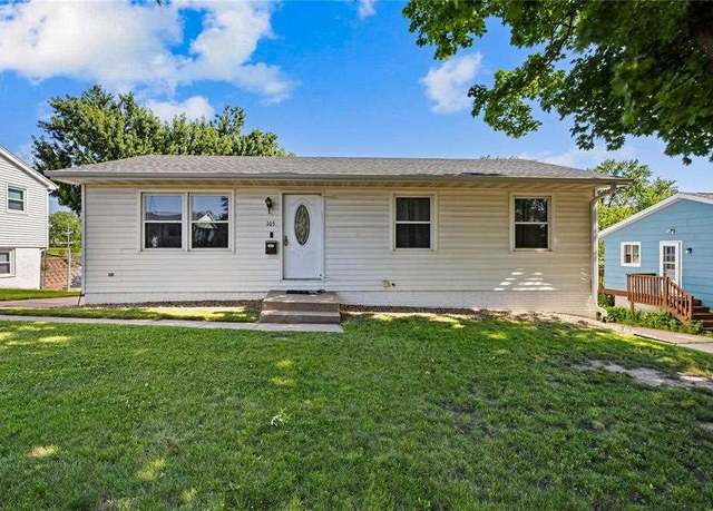 Property at 105 E Clark St, Hiawatha, IA 52233, 4 beds, 2 baths