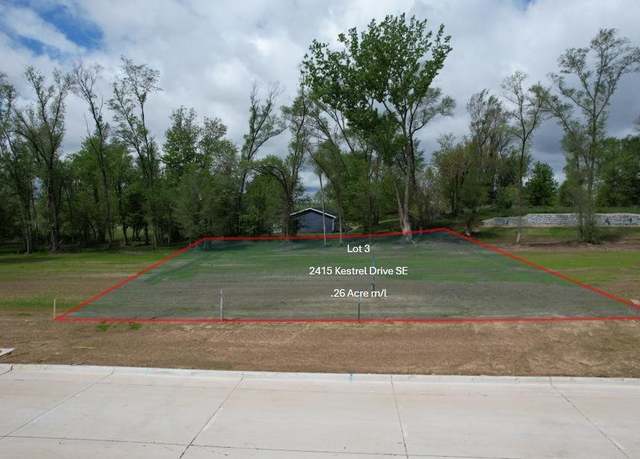 Property at 2415 Kestrel Dr SE, Cedar Rapids, IA 52403