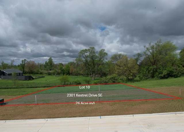 Property at 2301 Kestrel Dr SE, Cedar Rapids, IA 52403
