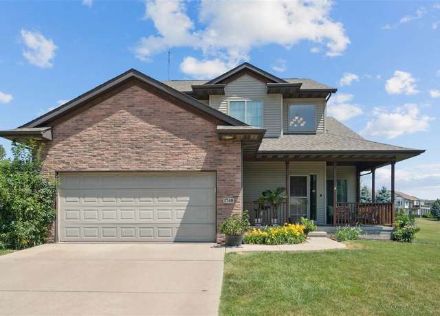 Property at 1740 Silver Maple Trl, North Liberty, IA 52317, 4 beds, 3.5 baths