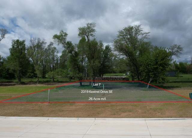 Property at 2319 Kestrel Dr SE, Cedar Rapids, IA 52403