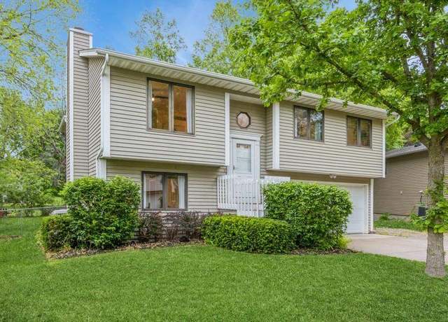 Property at 1162 Briar Dr, Iowa City, IA 52240, 3 beds, 2 baths