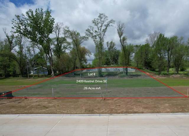 Property at 2409 Kestrel Dr SE, Cedar Rapids, IA 52403