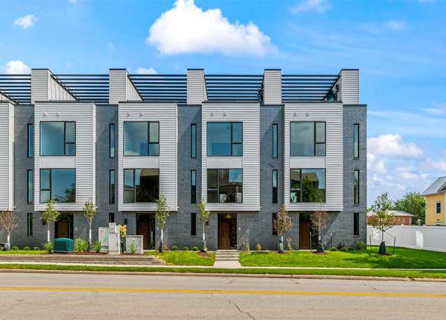 Property at 14 Lincoln Ave #4, Iowa City, IA 52246, 2 beds, 2.5 baths