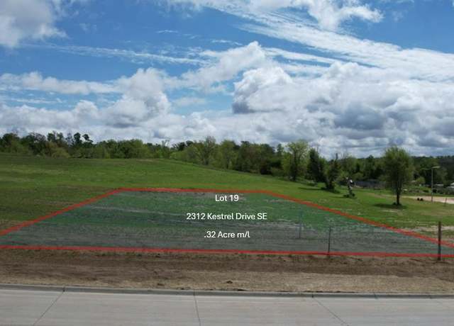 Property at 2312 Kestrel Dr SE, Cedar Rapids, IA 52403