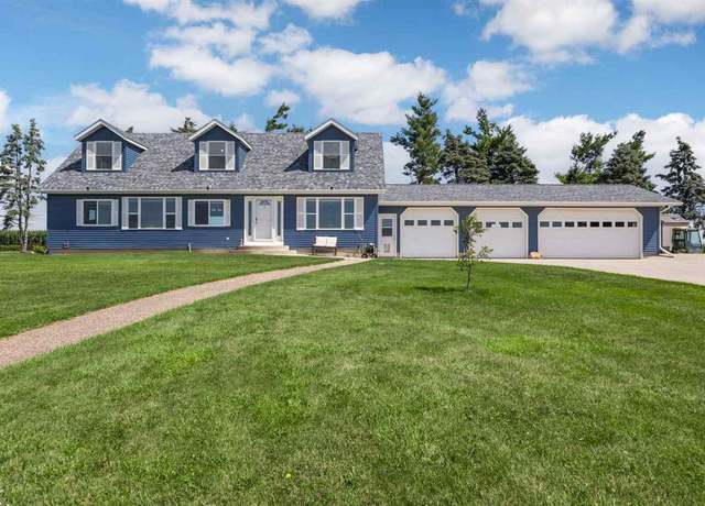 Property at 1458 Springville Rd Rd NW, Mt Vernon, IA 52314, 3 beds, 3 baths