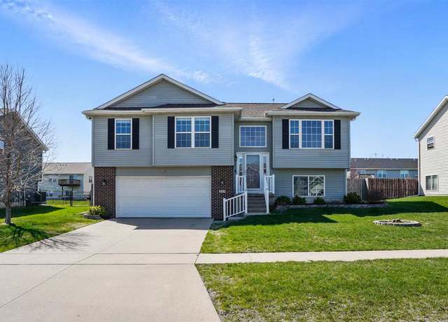 Property at 215 Cattail Ln, North Liberty, IA 52317, 3 beds, 3 baths