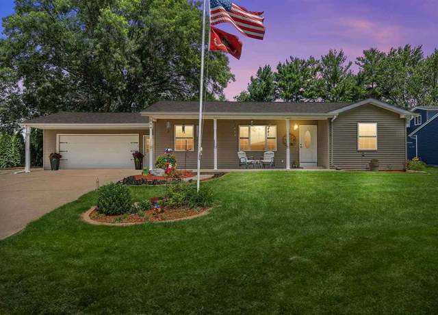 Property at 330 E South St, Lisbon, IA 52253, 3 beds, 2 baths