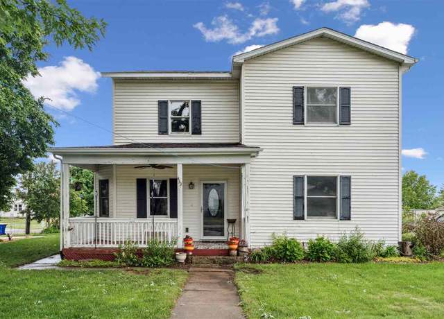 Property at 433 S Iowa St, Solon, IA 52333, 3 beds, 2 baths