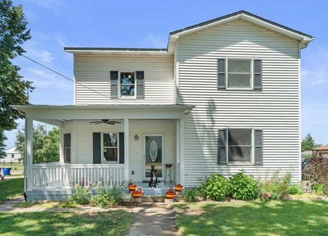 Property at 433 S Iowa St, Solon, IA 52333, 3 beds, 2 baths
